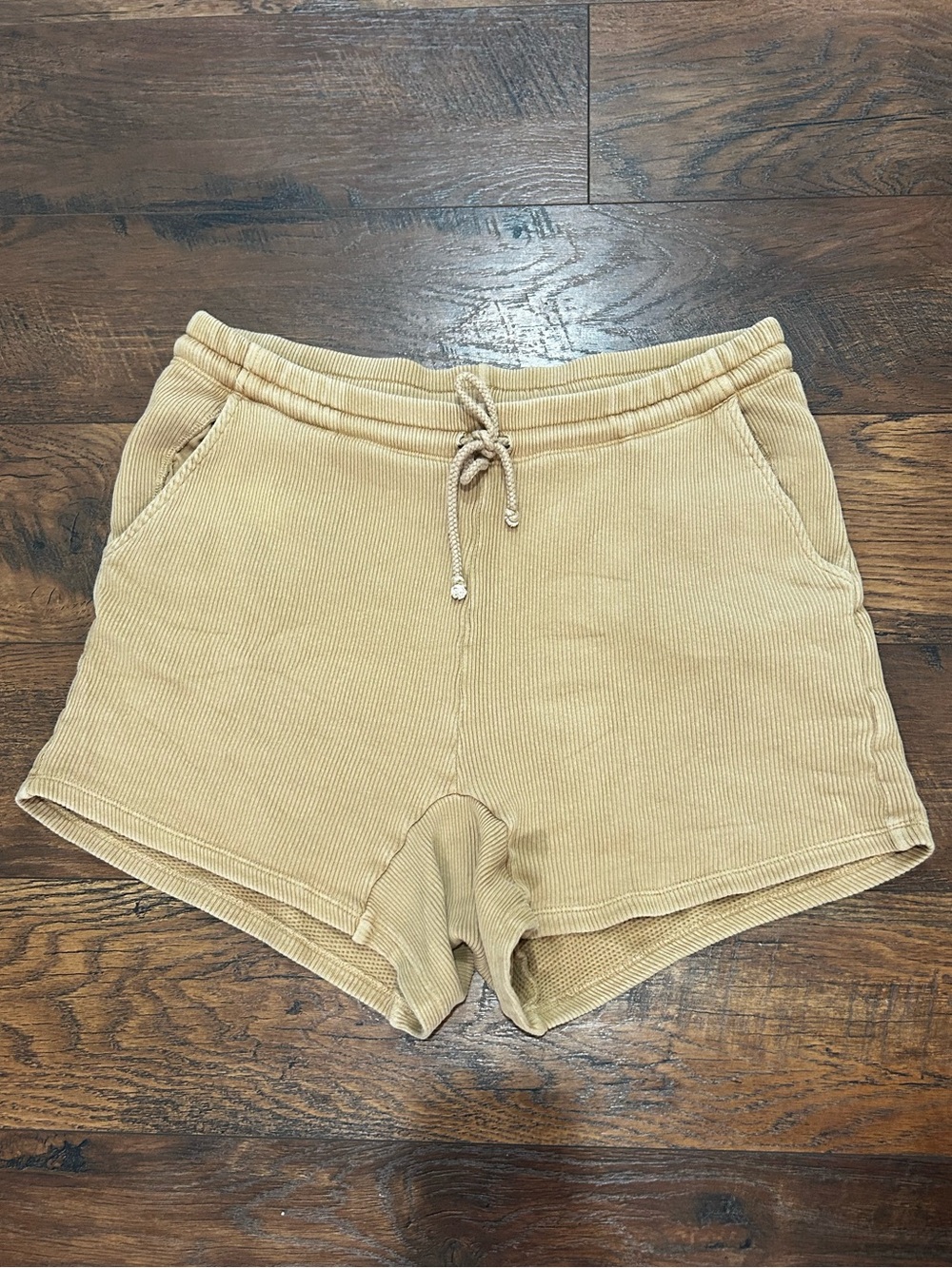 DONNI. Ribbed Short in tan